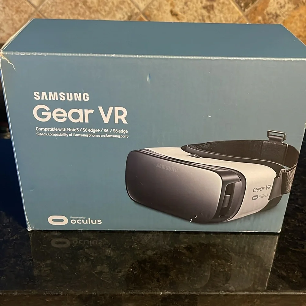 Samsung Gear VR. New without tag.